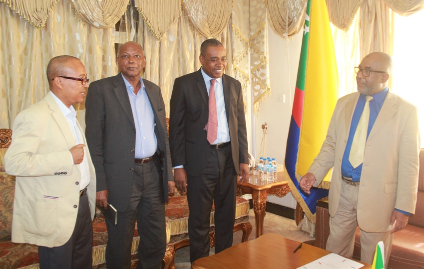 Une délégation de la Compagnie aérienne Inter-Iles a été reçue par le Président de la République